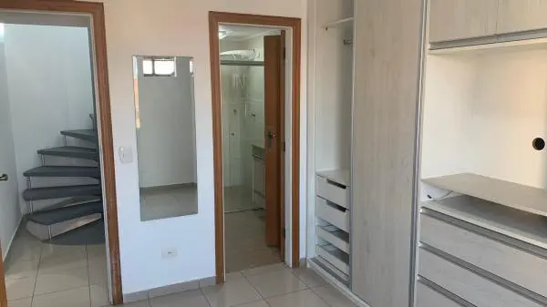 Aluguel de lindo Triplex próximo ao canal 6 em Santos