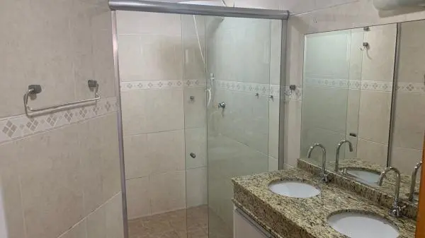 Aluguel de lindo Triplex próximo ao canal 6 em Santos