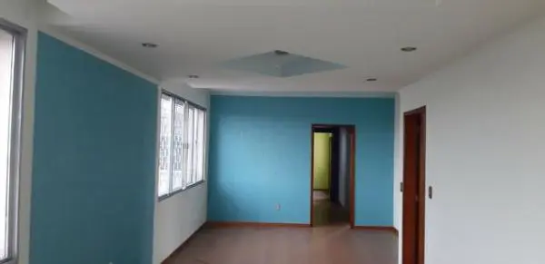 Apt. 164m2 de área útil, 3 dorm, sendo 1 suite, ampla cozinha e demais dependências... No centro da cidade.