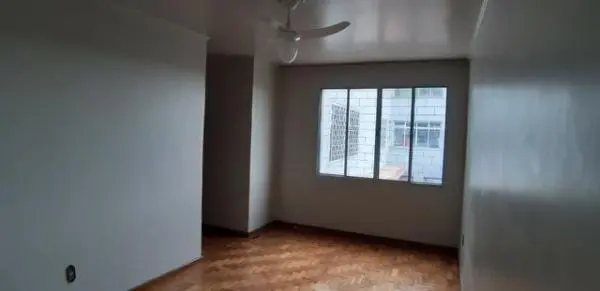 Apt. 164m2 de área útil, 3 dorm, sendo 1 suite, ampla cozinha e demais dependências... No centro da cidade.