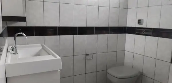 Apt. 164m2 de área útil, 3 dorm, sendo 1 suite, ampla cozinha e demais dependências... No centro da cidade.