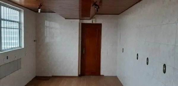 Apt. 164m2 de área útil, 3 dorm, sendo 1 suite, ampla cozinha e demais dependências... No centro da cidade.