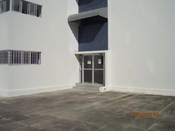 Excelente Apartamento com 3 Quartos e 2 banheiros em Candeias a 300m da Praia