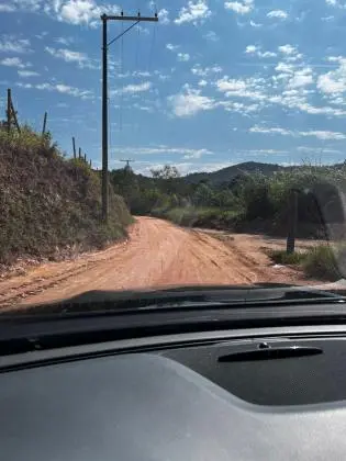 Lançamento em ibiuna próximo ao asfalto