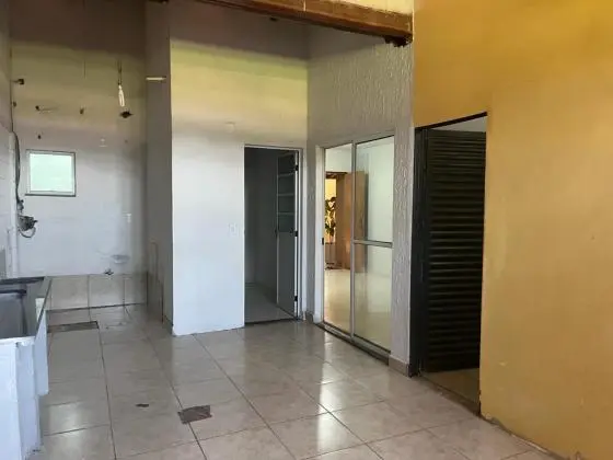 Vendo Casa em Condomínio, Jardim Gardênia, 03 quartos