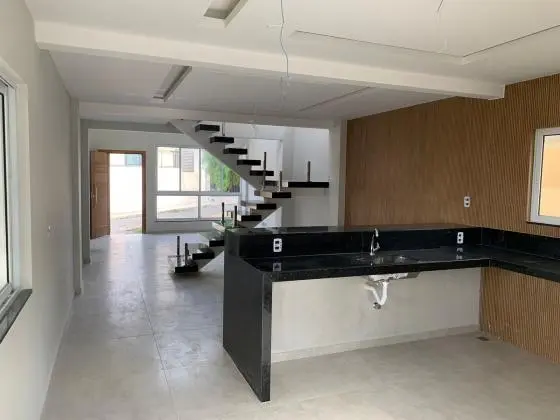 Vendo Casa Recém Construída 2 suítes no Condomínio Canto dos Pássaros Cabo Frio