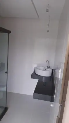 Casa a venda em Macaé RJ. Condomínio