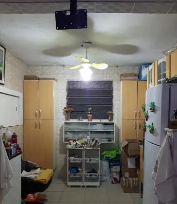 Casa duplex, frente de rua com vagas de garagem  em Piedade-RJ