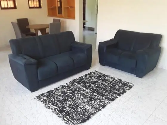 Casa mobiliada - com caução - 3 Dormitórios/1Suíte + Edícula - CT. 30 meses