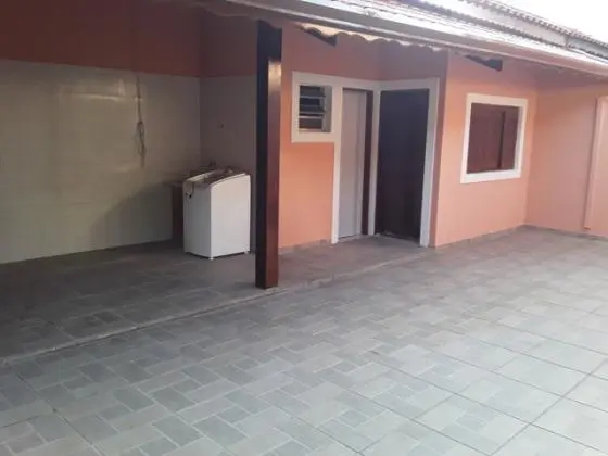 Casa mobiliada - com caução - 3 Dormitórios/1Suíte + Edícula - CT. 30 meses