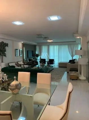 LINDO APTO COM 4 SUÍTES E 3 VAGAS - CONDOMÍNIO FRENTE MAR