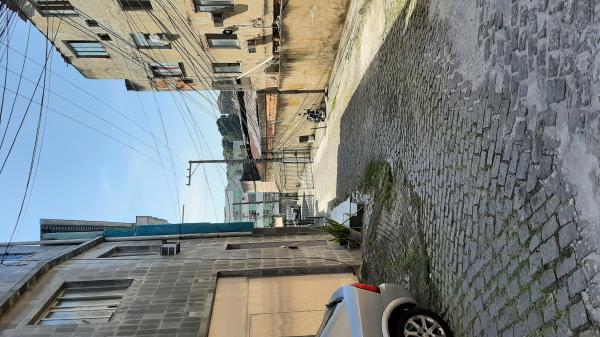 Quitinete simples,em condomínio de casas fechado e vaga de garagem em Cascadura,Rua Padre Telêmaco-Rio de Janeiro-RJ