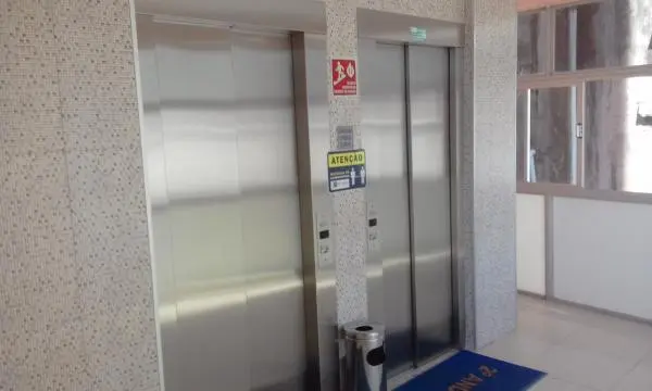 Salas comerciais na região da Av Sete