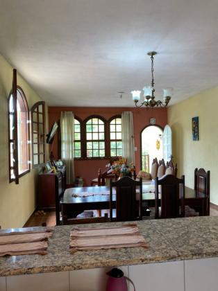 Vende-se linda casa de campo em Sta. Isabel/Valença-RJ