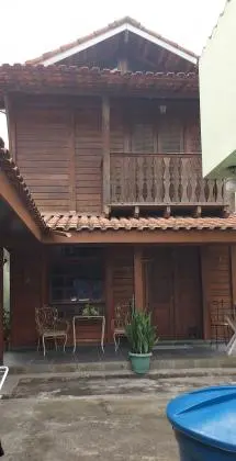 Vendo um terreno de 360 m2 com 03 casas no bairro Califórnia - NI