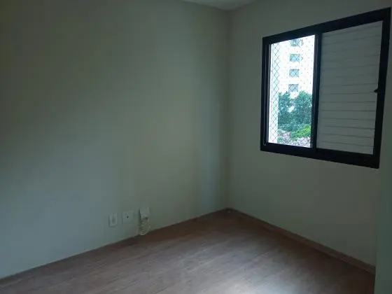 Apartamento em Linda Rua Arborizada.