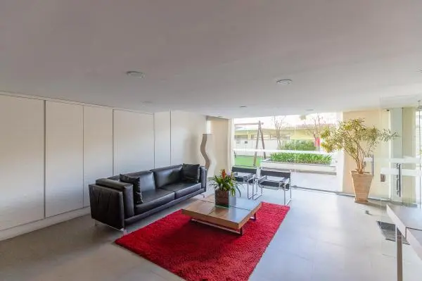 Apartamento Reformado. Próximo ao Parque Ibirapuera. Menor Preço do Condomínio.