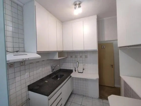 Apartamento térreo reformado com sacada vaga de garagem coberta e lazer no Bonfim