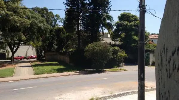 Casa com Excelente Terreno para Construção.