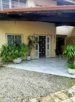 BELÍSSIMA CASA DUPLEX Á VENDA