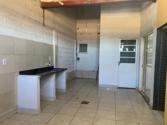 Vendo Casa em Condomínio, Jardim Gardênia, 03 quartos