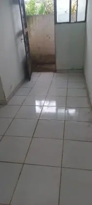 vendo uma quitinete na Pedra de Guaratiba (precisa de reforma)