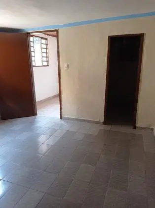 Aluga-se casa de 3 cômodos Cotia SP