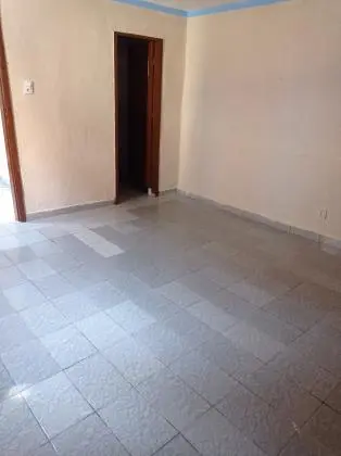 Aluga-se casa de 3 cômodos Cotia SP