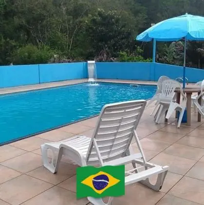 Aluga-se chácara para temporadas.