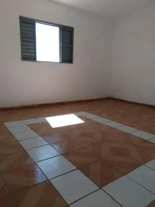 Aluga-se R$600, 00 Sobrado, próximo ao Shooping Aricanduva/SP