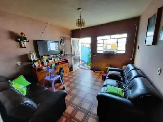 Casa c/ 3 Dormitórios - Pq. Rodrigo Barreto ARUJÁ