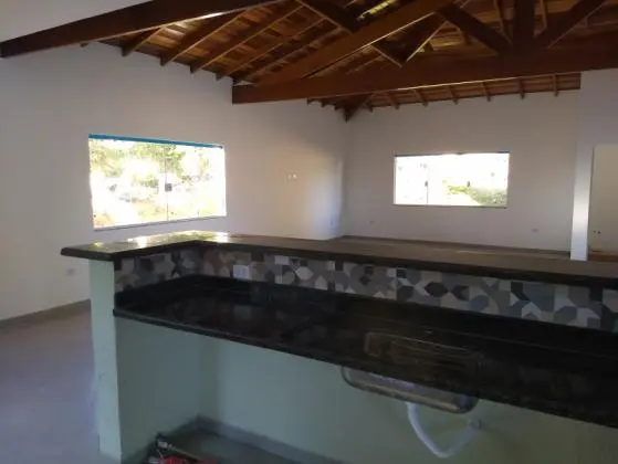 Linda casa em Condomínio referência em Ibiúna