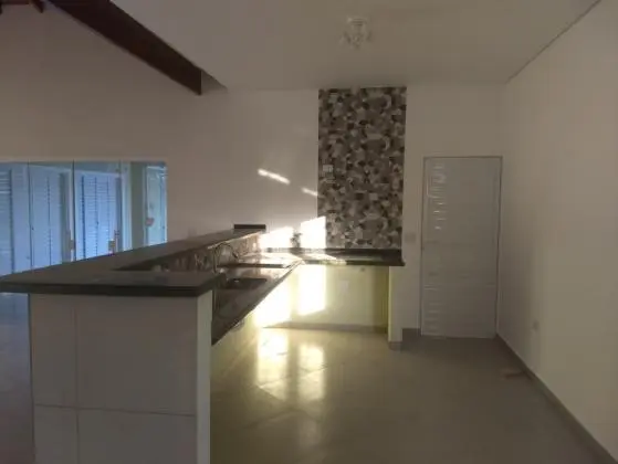 Linda casa em Condomínio referência em Ibiúna