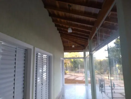 Linda casa em Condomínio referência em Ibiúna