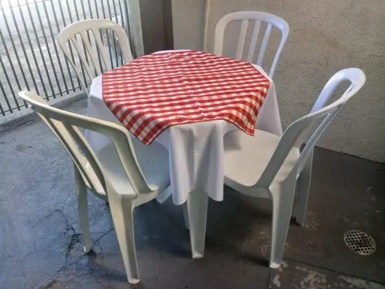 Locação de Mesa C/ 4 Cadeiras