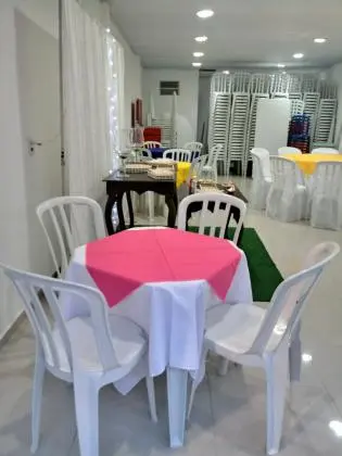 Locação de Mesa C/ 4 Cadeiras