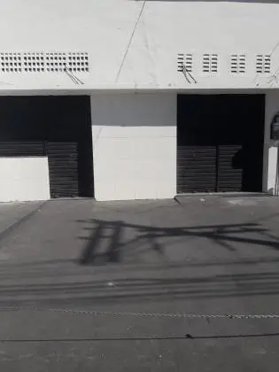 Loja em Campos dos Goytacazes, estado de novas, na esquina na Avenida Alberto Torres,