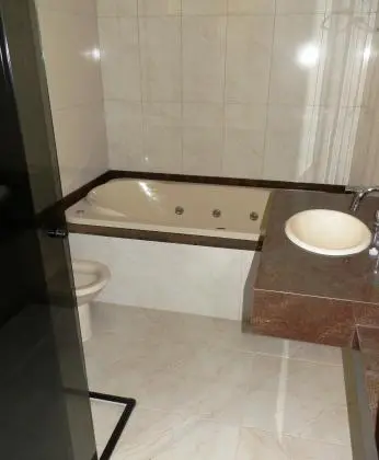 Ótima casa de 4 quartos em bairro nobre
