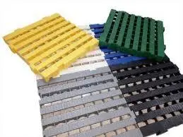 ESTRADOS E PISOS PLÁSTICOS 50X25 R$ 4,00 p/revenda