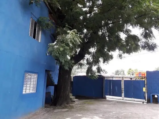 Venda 16 casas prontas em 815 m2! Ótima localização!