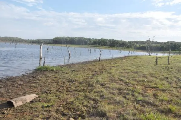 Área beira do Lago de Manso