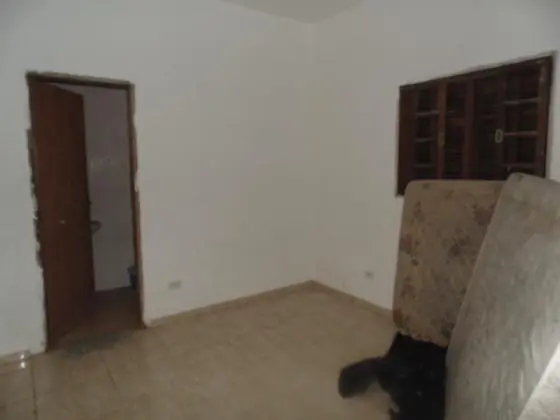 Casa 2 Dts. Amplo quintal - 4 Vagas
