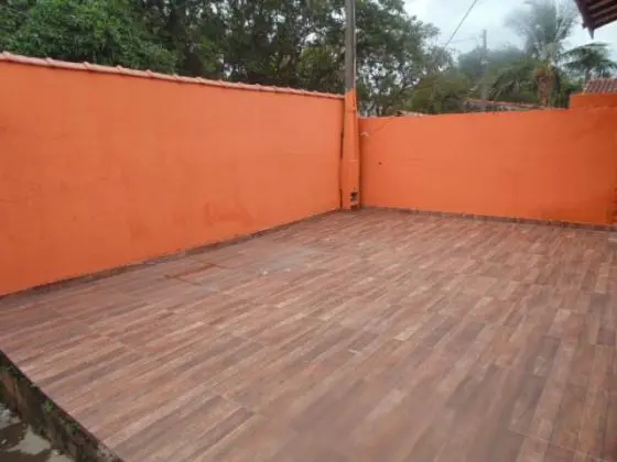 Casa 2 Dts. Amplo quintal - 4 Vagas