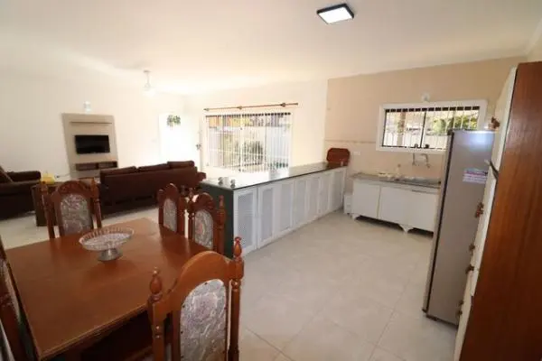 Casa 3 Dts, Piscina, Churrasqueira - 300mts da Praia