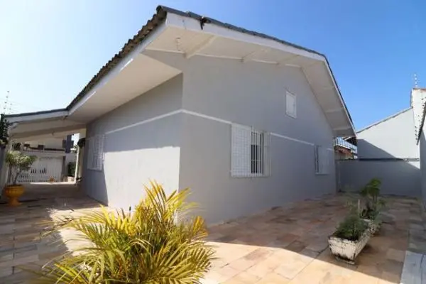 Casa 3 Dts, Piscina, Churrasqueira - 300mts da Praia