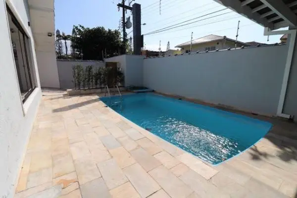 Casa 3 Dts, Piscina, Churrasqueira - 300mts da Praia