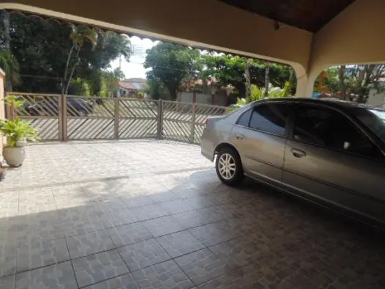 Casa Assobradada, 4 Dts, Varanda Gourmet, Piscina, Amplo quintal - 250mts da Praia