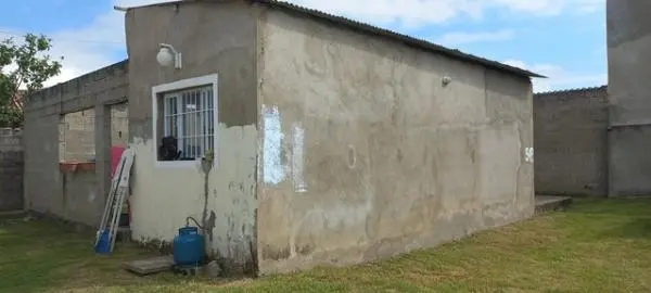 Casa Semi-Acabada 2 Dts - Amplo Quintal