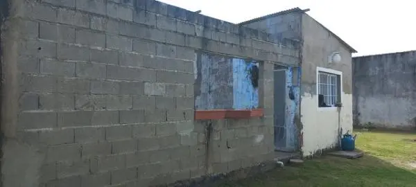 Casa Semi-Acabada 2 Dts - Amplo Quintal