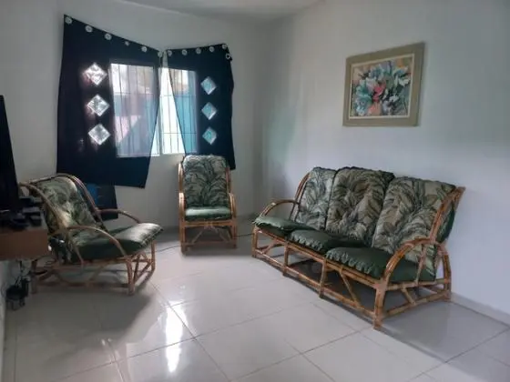 Oportunidade!! Casa Térrea 2 Dts. Amplo quintal